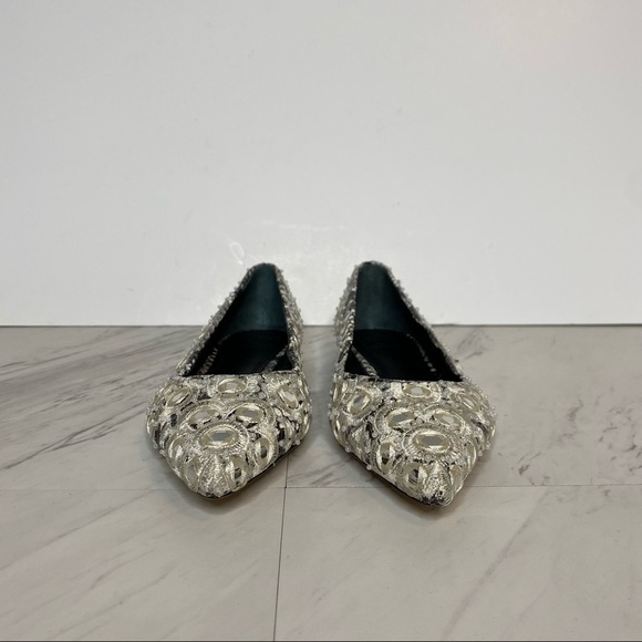 New! Tory Burch Yasmin White Embroidered Pointed Toe Flat 5 - Picture 2 of 13